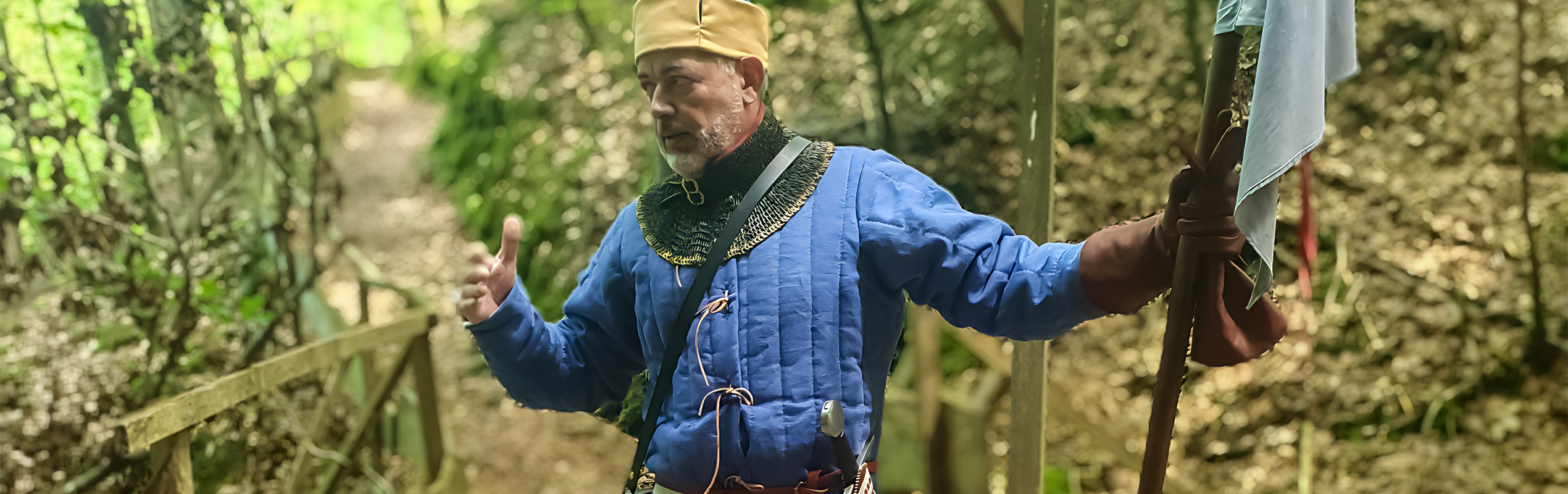 Burgf&uuml;hrer und ehrenamtlich Beauftragter der Arch&auml;ologischen Denkmalpflege Hans-J&uuml;rgen van Akkeren.